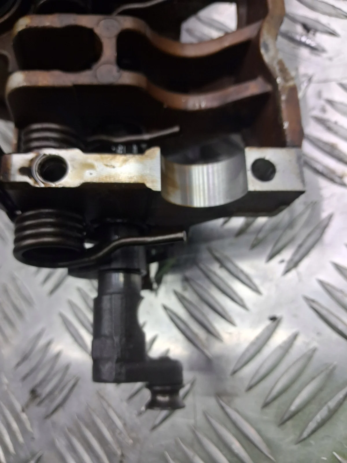 BMW 3 E90 04- 2.0B N46 Kamaxel image 8