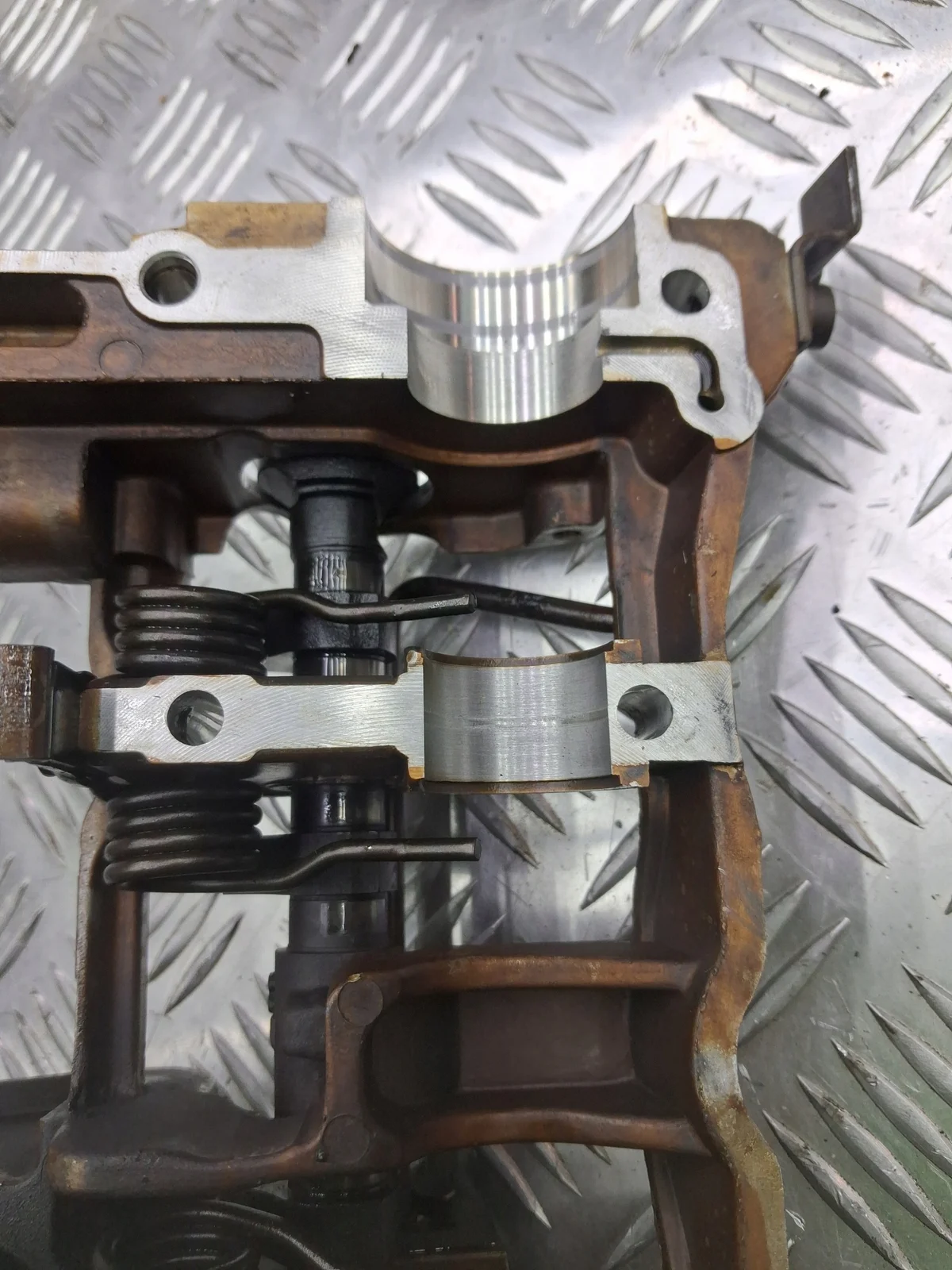 BMW 3 E90 04- 2.0B N46 Kamaxel image 10