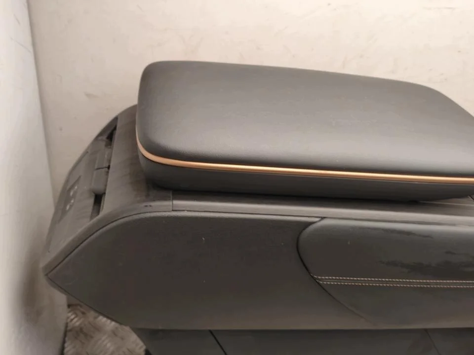 Mittelkonsole Nissan Ariya B685512100 image 4