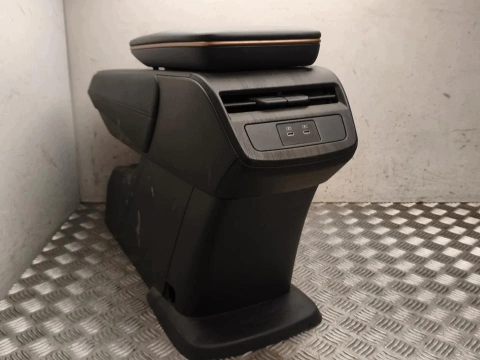 Mittelkonsole Nissan Ariya B685512100 image 6