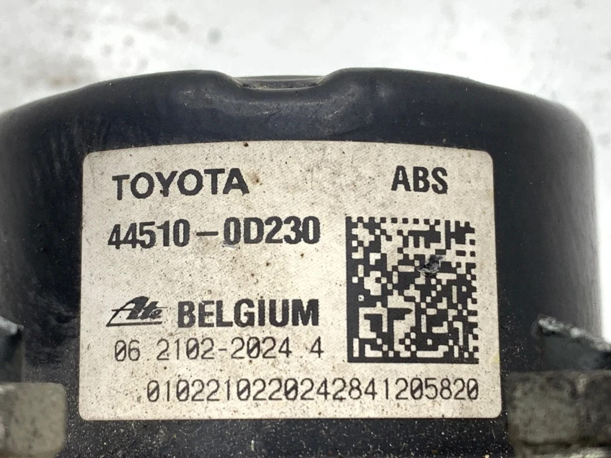 ABS-Pumpe Toyota Yaris III 1.0 69PS image 7