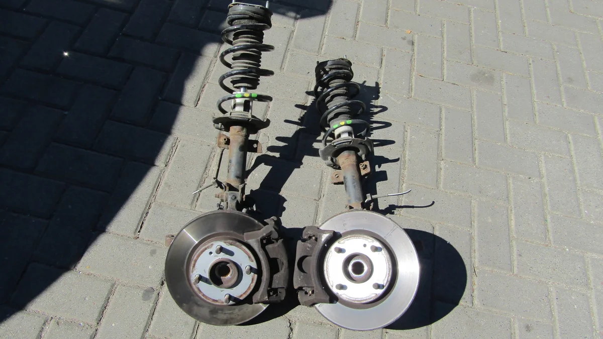 Ford Fiesta Mk7 etunapa, vasen/oikea