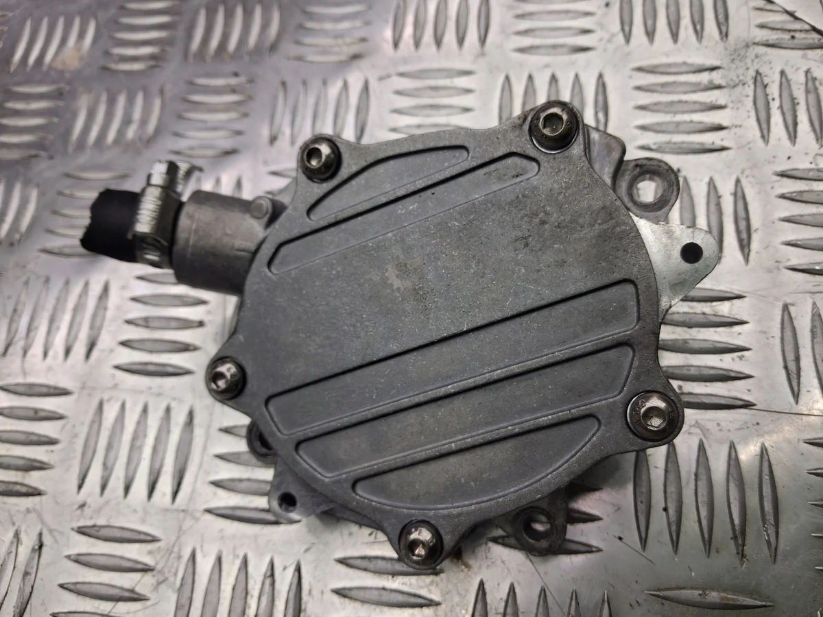 BMW Vacuum Pump 7542498 Used