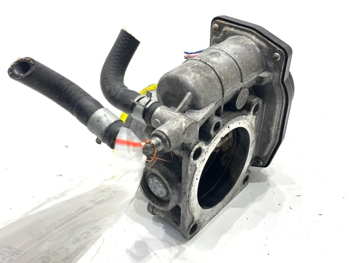 Boîtier papillon Nissan Qashqai J10 2.0 141KM