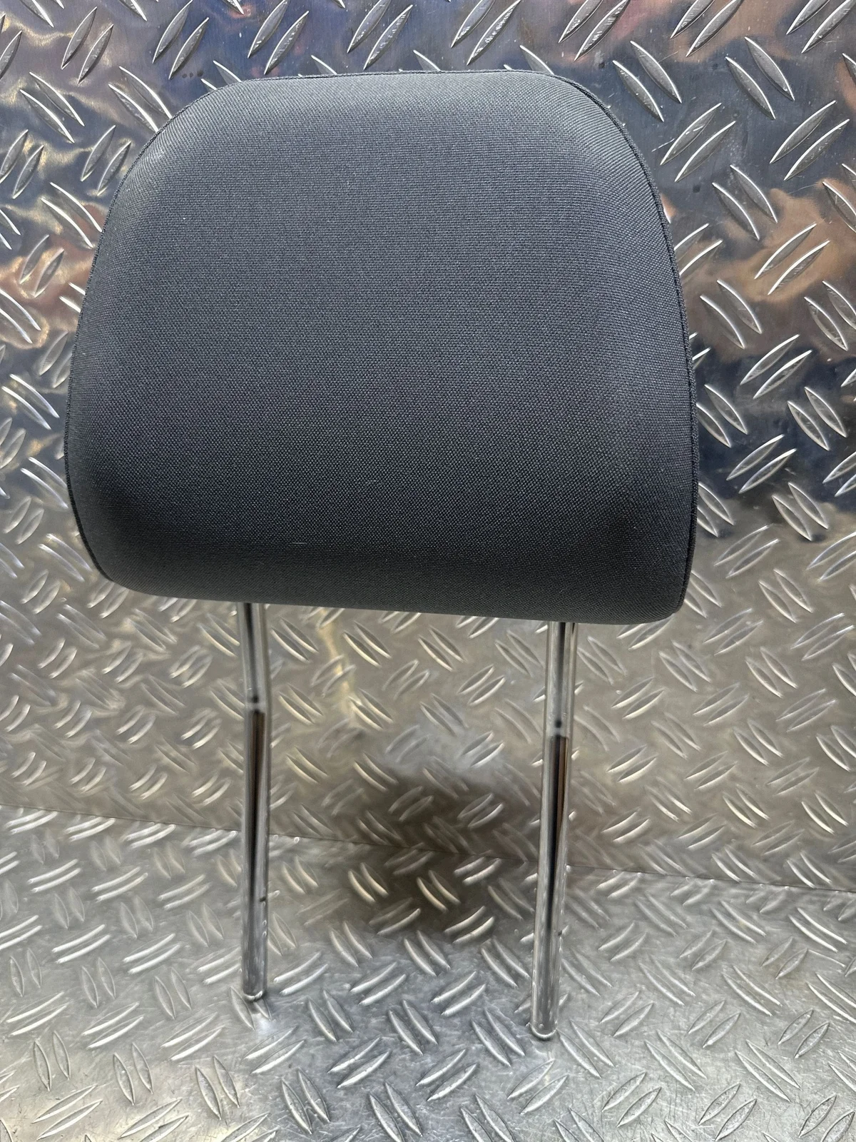 2024 Volkswagen ID.3 Reposacabezas Delantero DLA17434