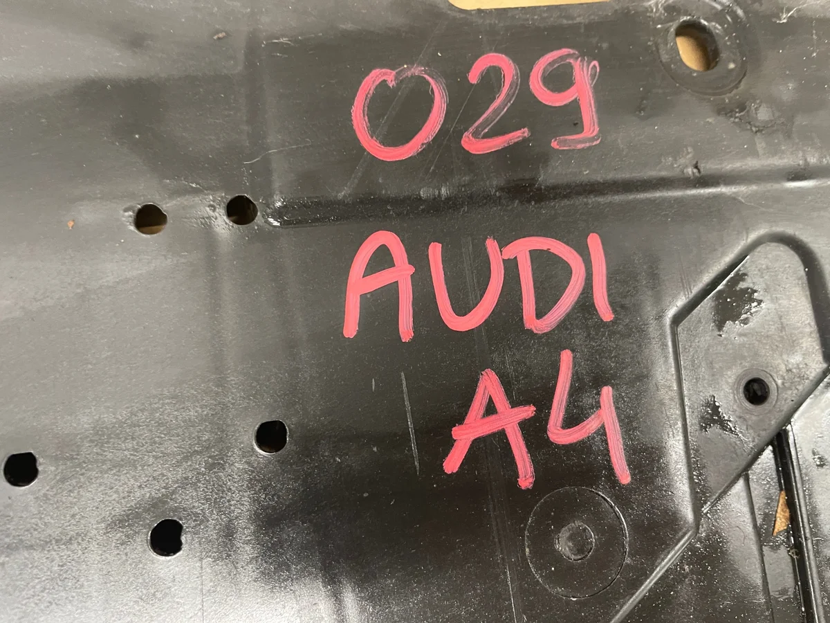 Afdekplaat bumper Audi A4 B8 8K 8K0807611 image 6