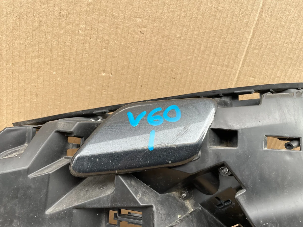 Volvo V60 I Suporte Esguicho Esquerdo 31290977 image 3