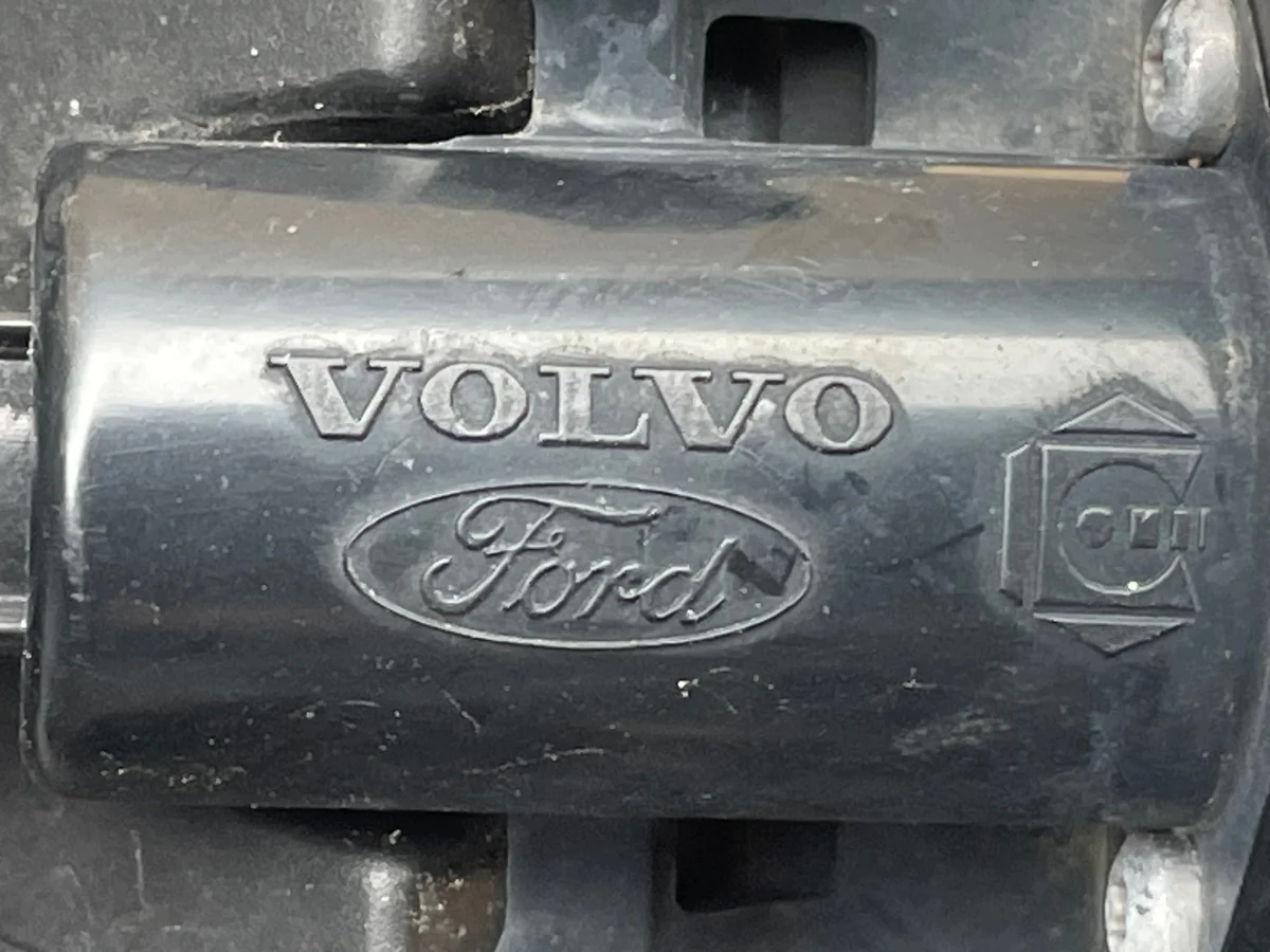 Volvo V60 I Suporte Esguicho Esquerdo 31290977 image 10