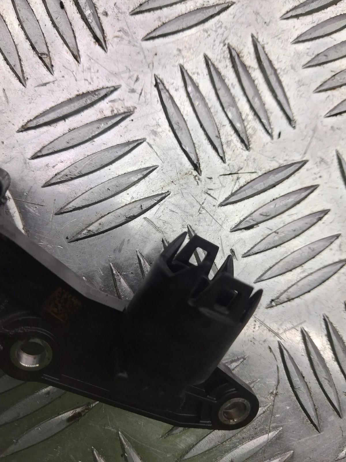 Used Eccentric Shaft Sensor BMW E46 E90 N42 N46 image 4