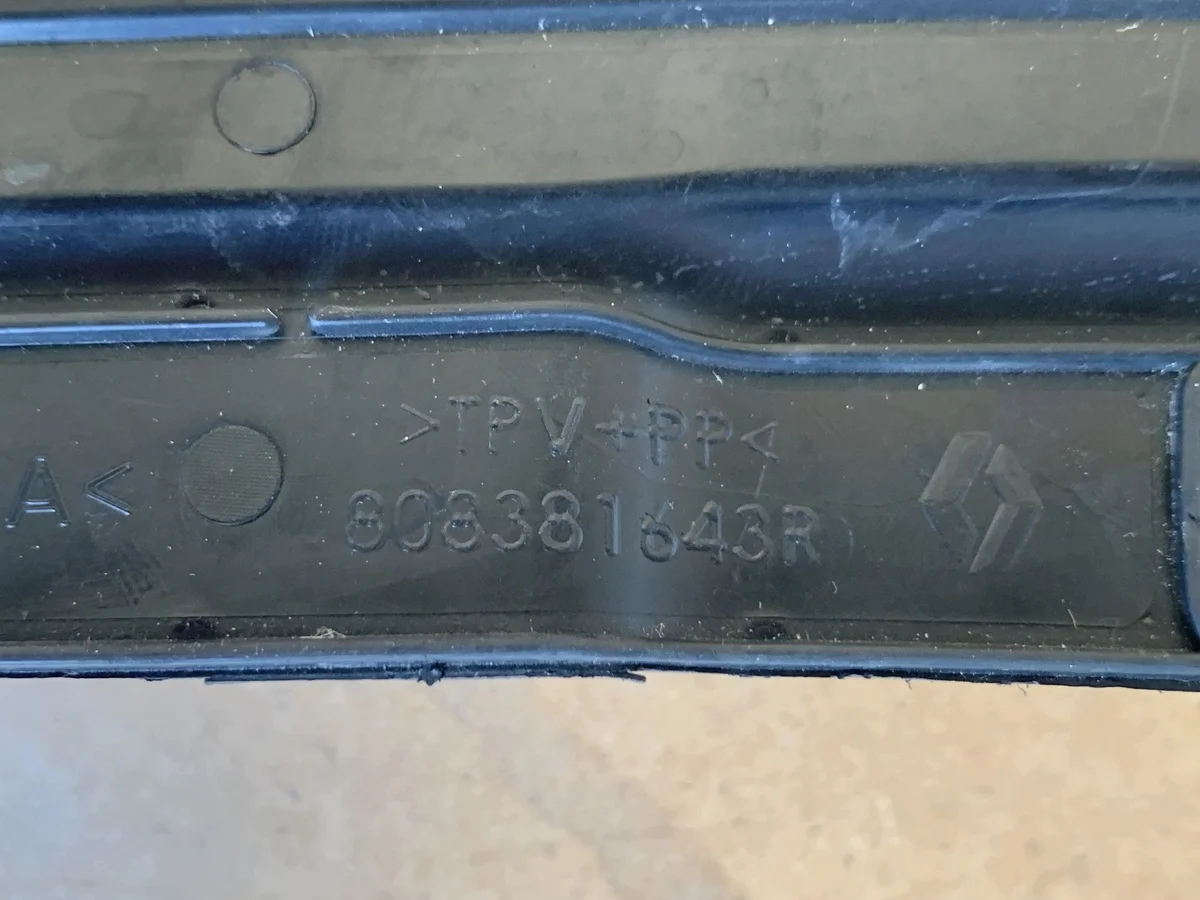 Dichtung Tür Links Vorne Renault Megane IV 808381643R image 4