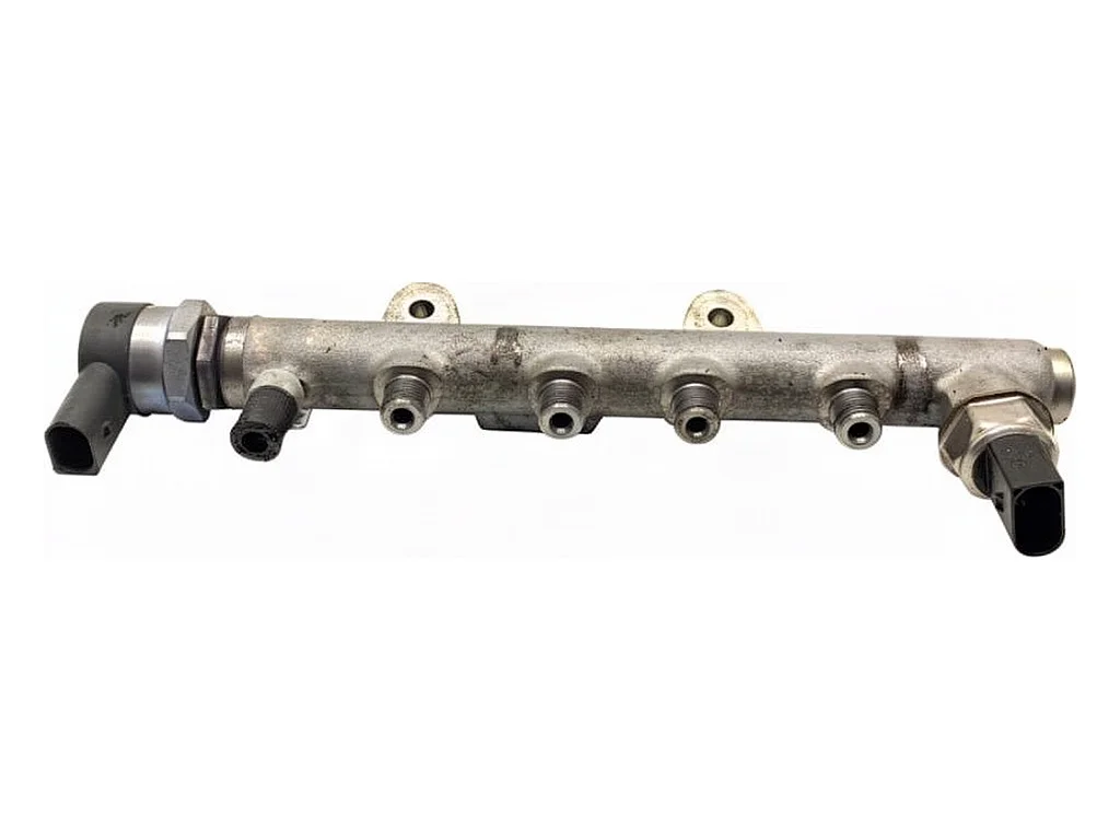 Brandstofrail Skoda Fabia III 1.4 105PK Gebruikt
