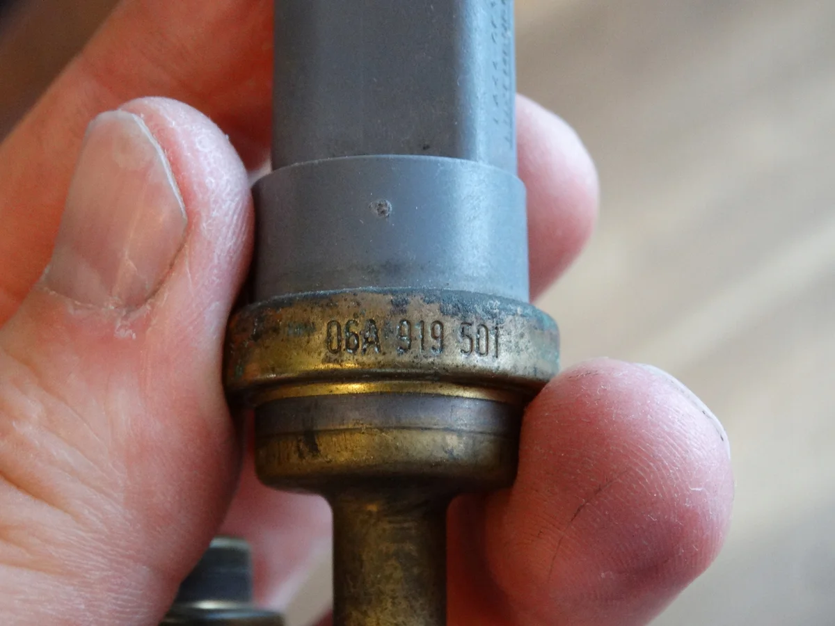 Used Water Temperature Sensor VW 06A919501A image 6