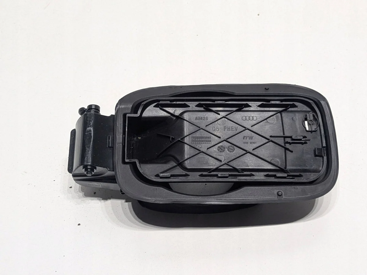 Audi Q5 laddningsportlucka 80a810593