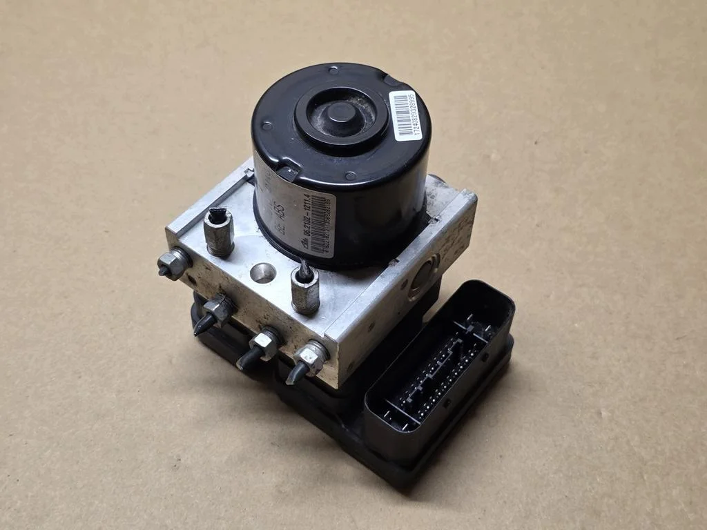 ABS-pumppu Toyota Yaris II 44510-0D110