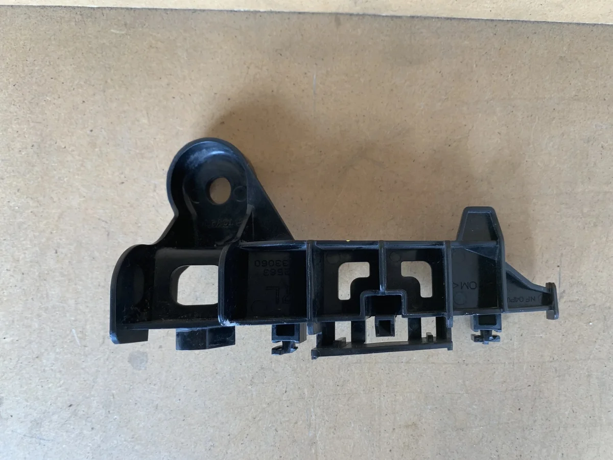 Soporte Parachoques Toyota Camry Trasero Izquierdo image 3