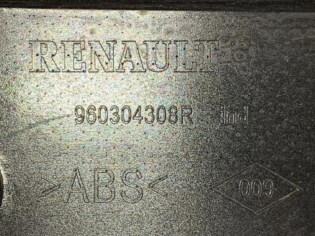 Spoiler arrière Renault Clio IV Hatchback image 4
