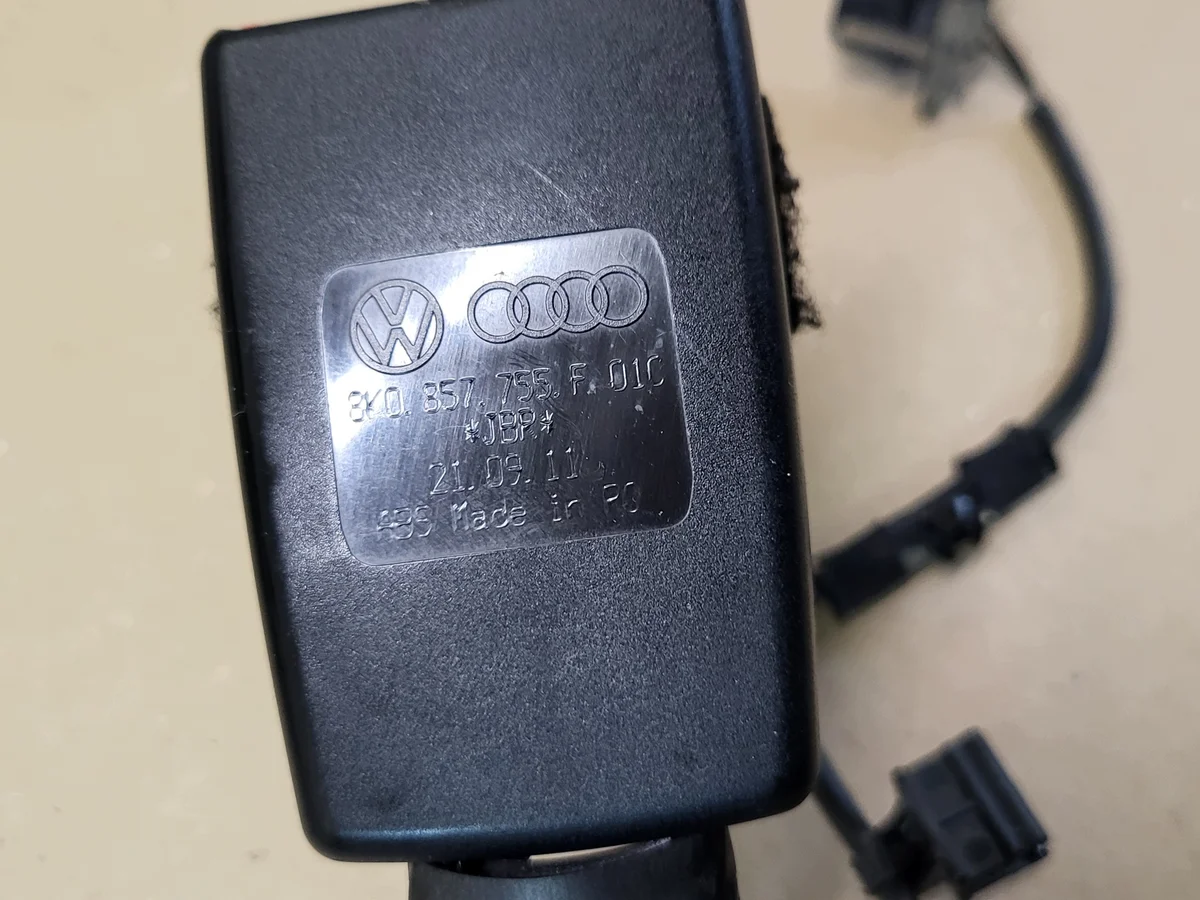 Spänne för säkerhetsbälte Audi A4 B8 Vänster Fram image 5