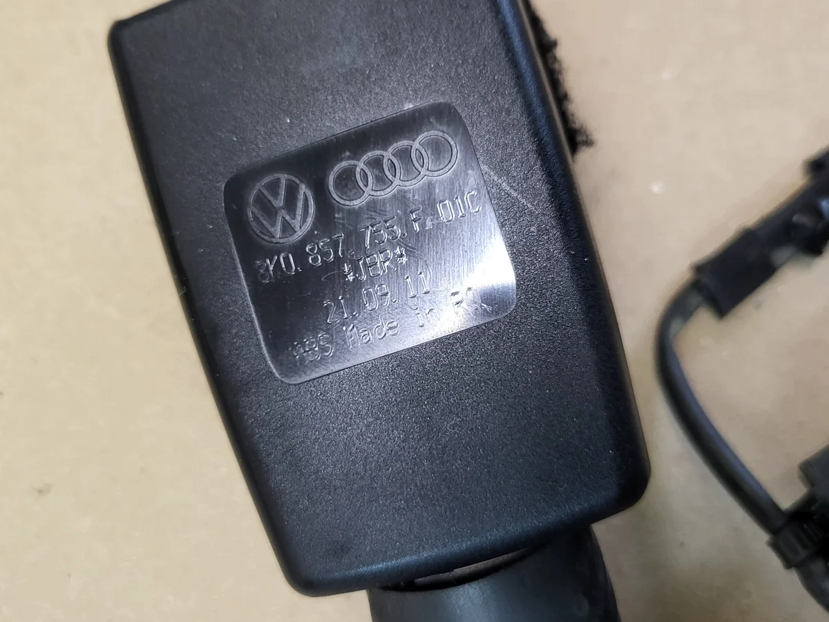 Spänne för säkerhetsbälte Audi A4 B8 Vänster Fram image 6