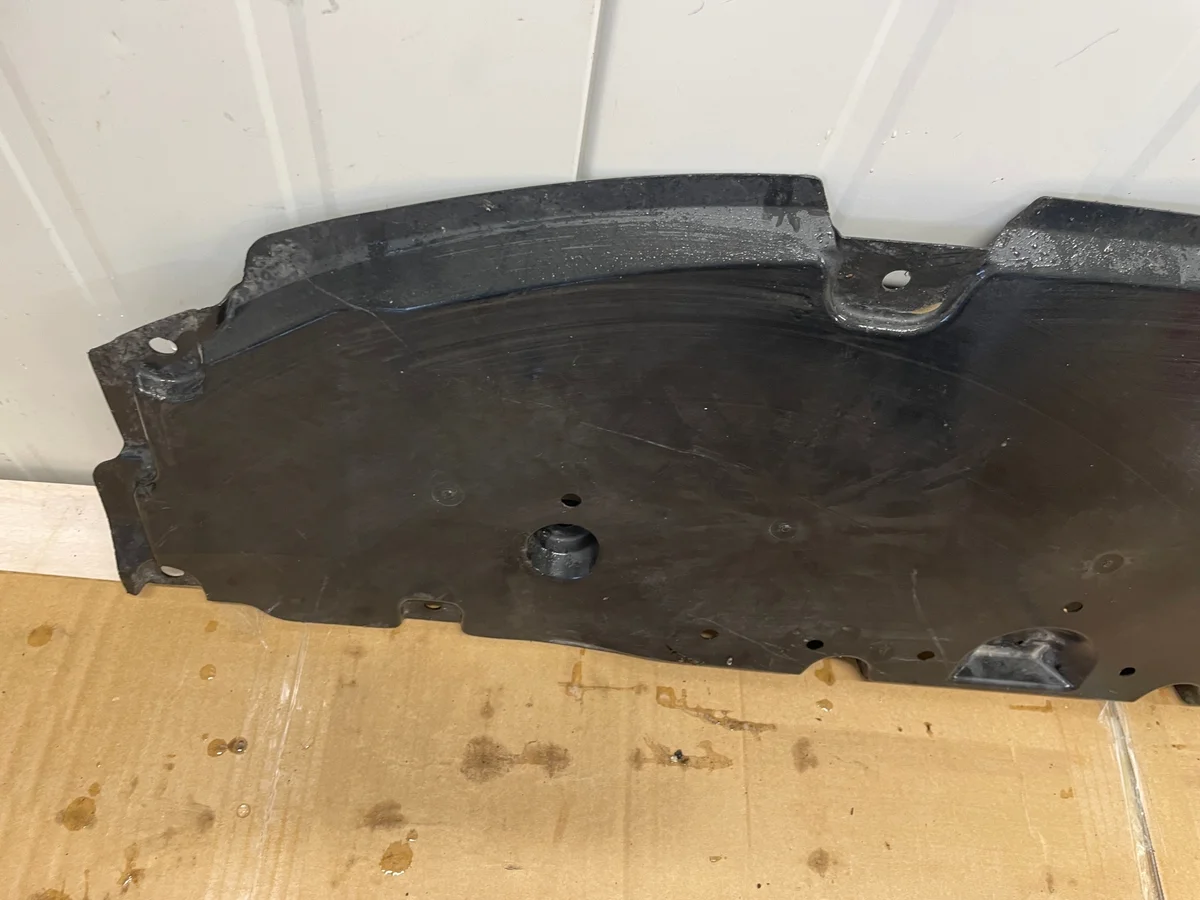 Skydd under frontspoiler Toyota Corolla E21 image 3