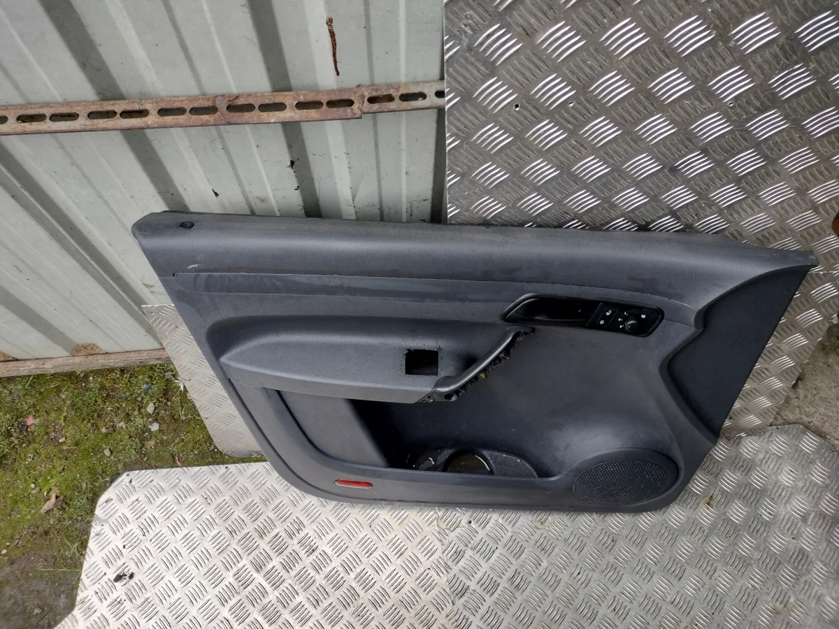 VW Caddy III paneeli 2K5867005N image 3