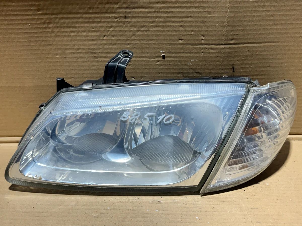 Lampada Nissan Almera N16 Sinistra Usata