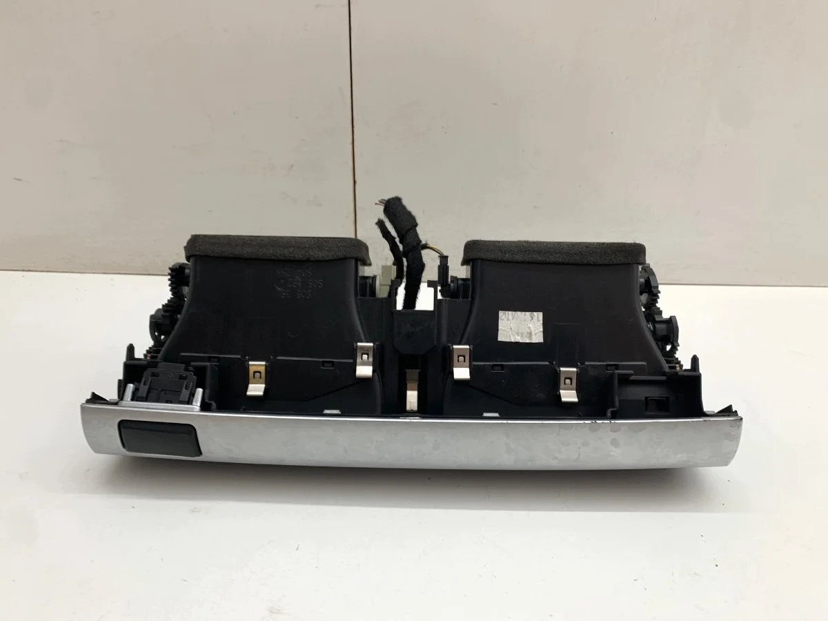 Luftgallret Fram Mitten BMW E70 SUV 06-13 image 3