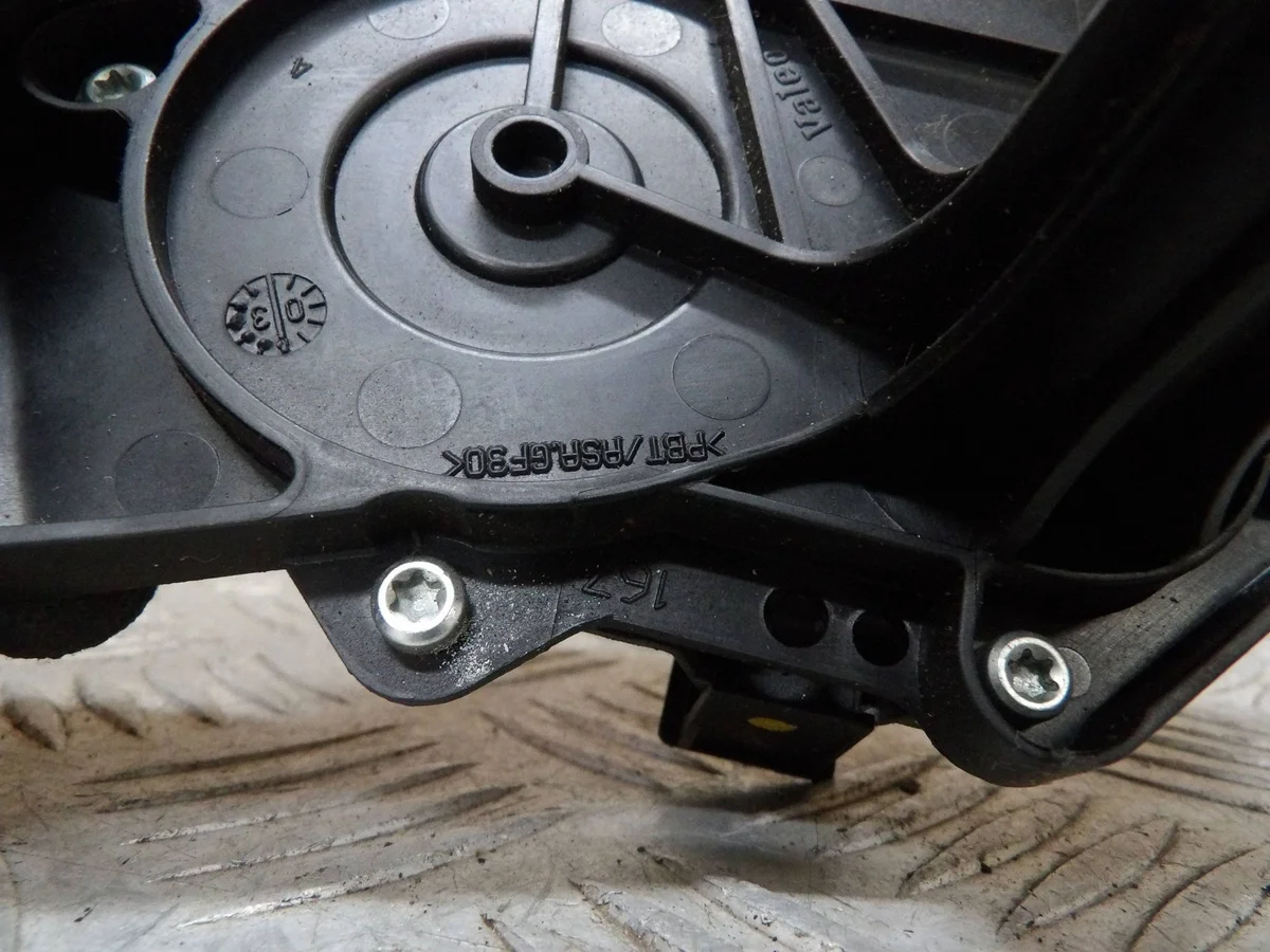 Dodge Durango Rear Wiper Motor 2004-2008 image 4