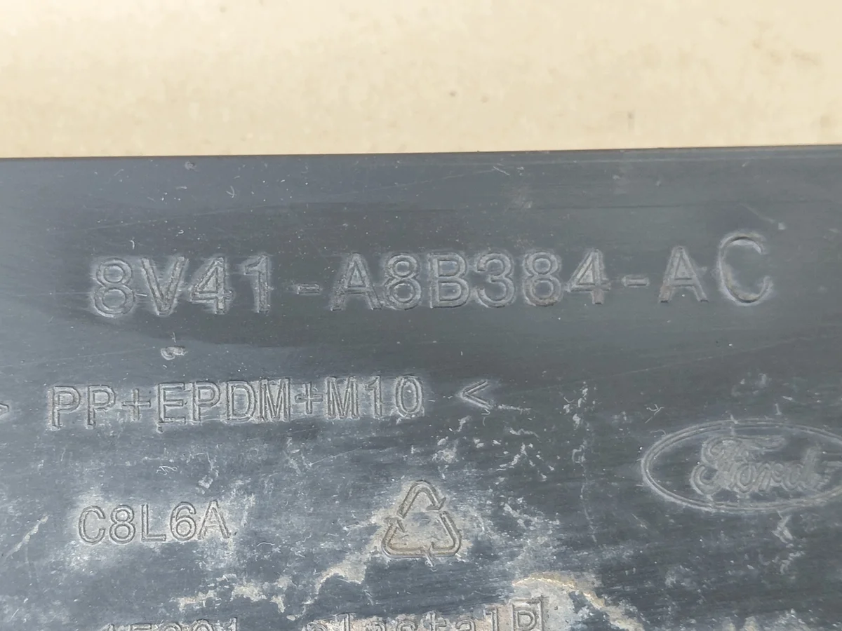 Ford Kuga Mk1 Pare-chocs Avant Bas image 8