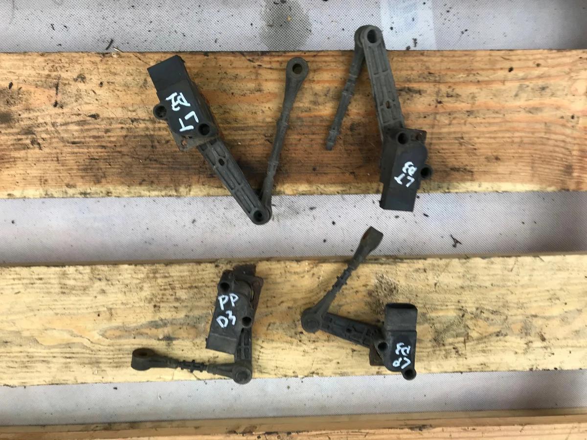 Capteur hauteur suspension Land Rover Discovery 3