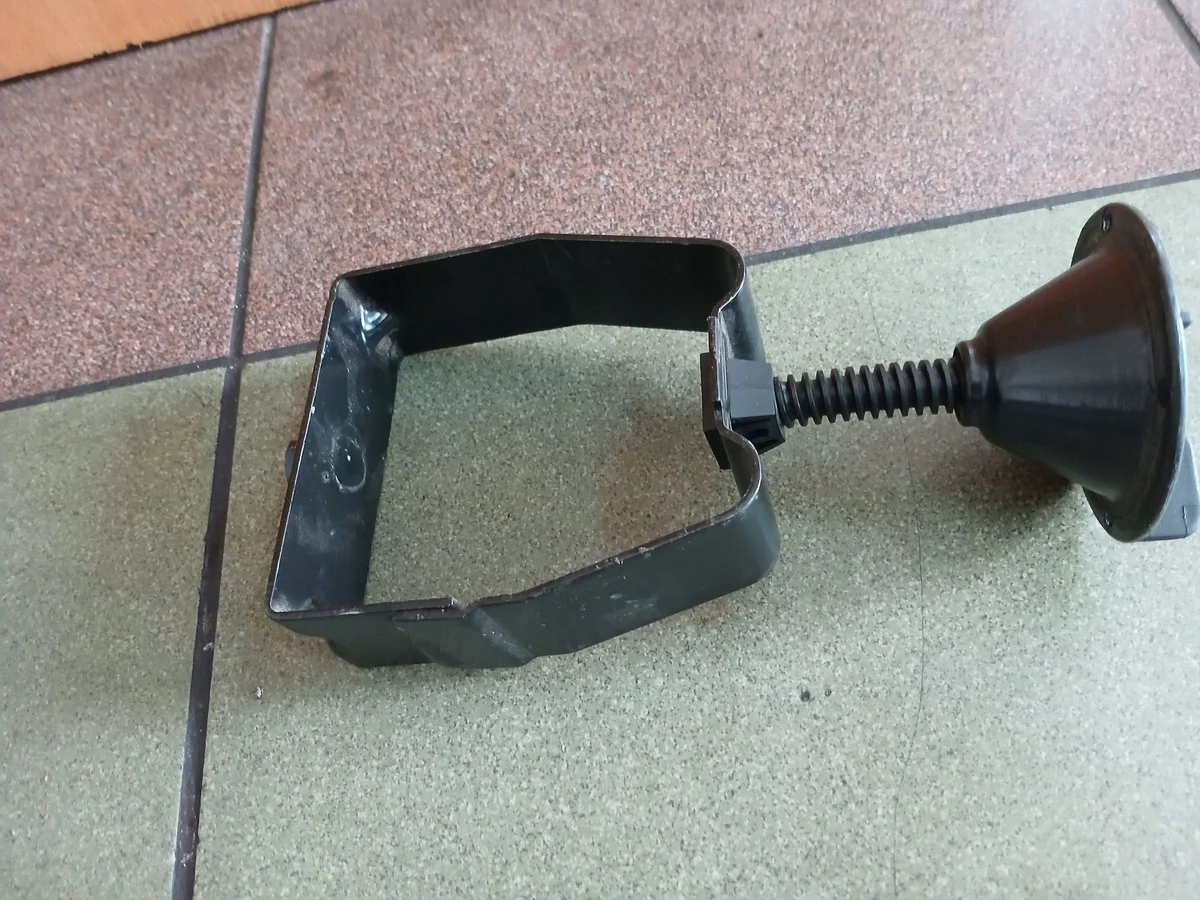 Reservhjulsfäste Opel Corsa D 13241062