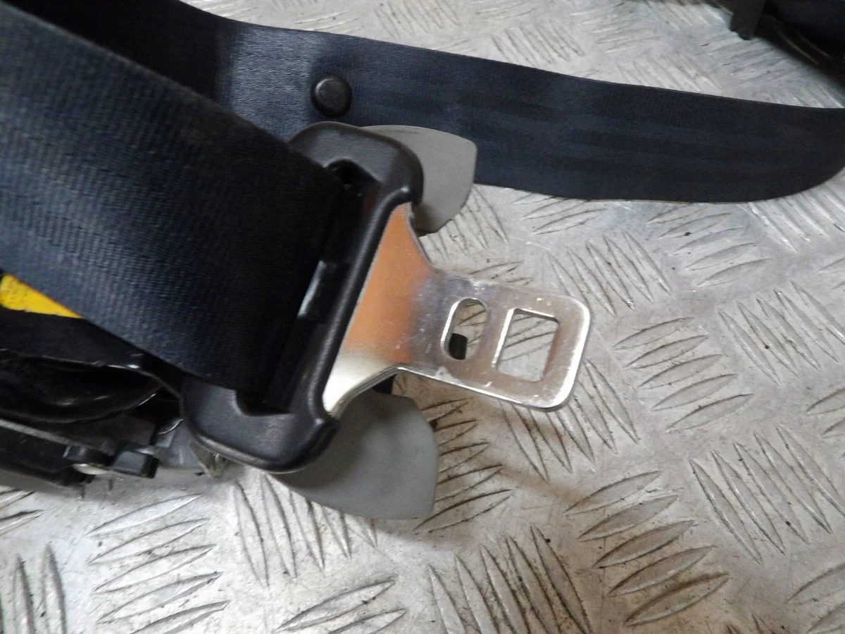 Mitsubishi Outlander II Säkerhetsbälte Höger Fram image 5
