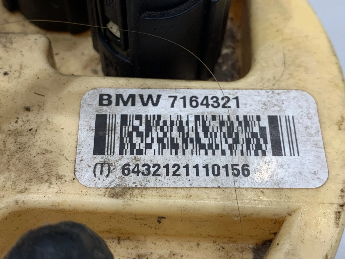 Polttoainepumppu BMW E70 3.0 306KM Käytetty image 4