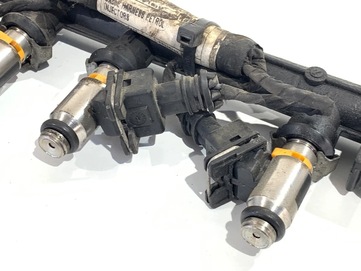 Einspritzleiste mit Einspritzdüsen Fiat Panda III image 3