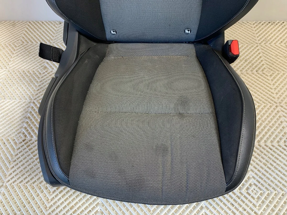 Oikea etuistuin Renault Kangoo III image 3