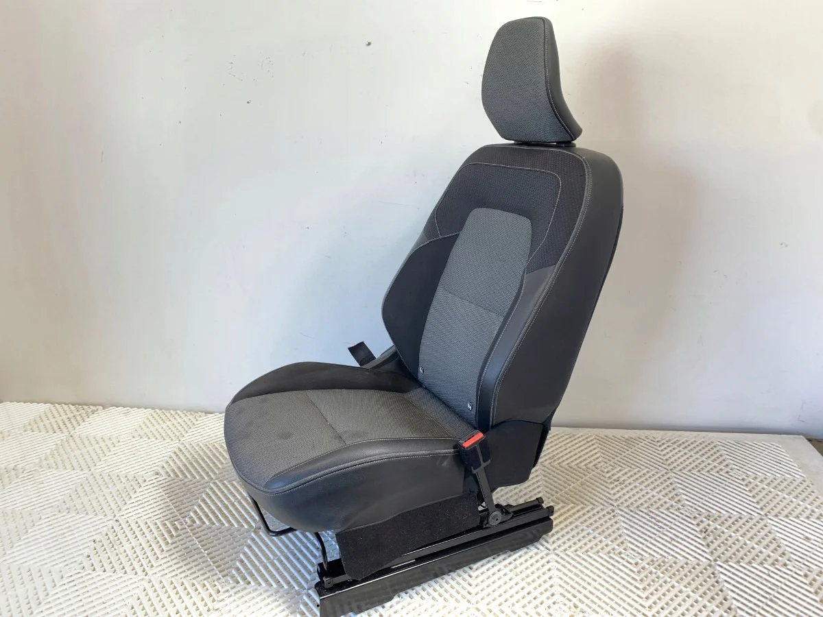 Oikea etuistuin Renault Kangoo III image 5