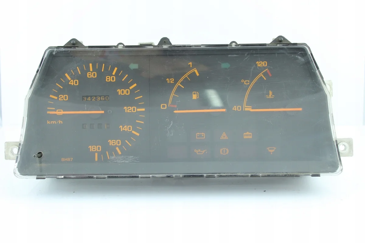 Nopeusmittari Mazda 323 J3BL75B
