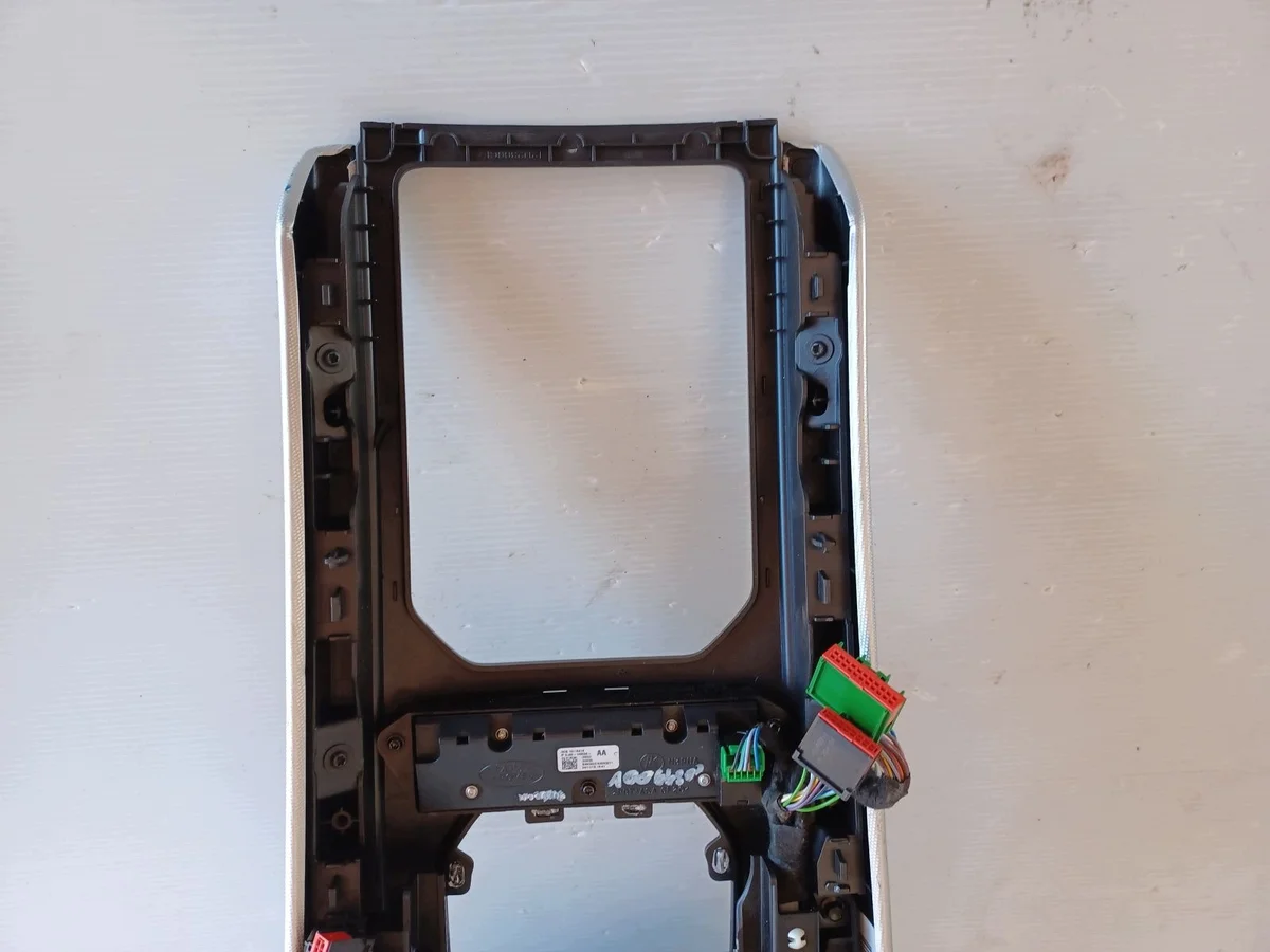 Range Rover Evoque L538 Mittkonsolpanel image 6