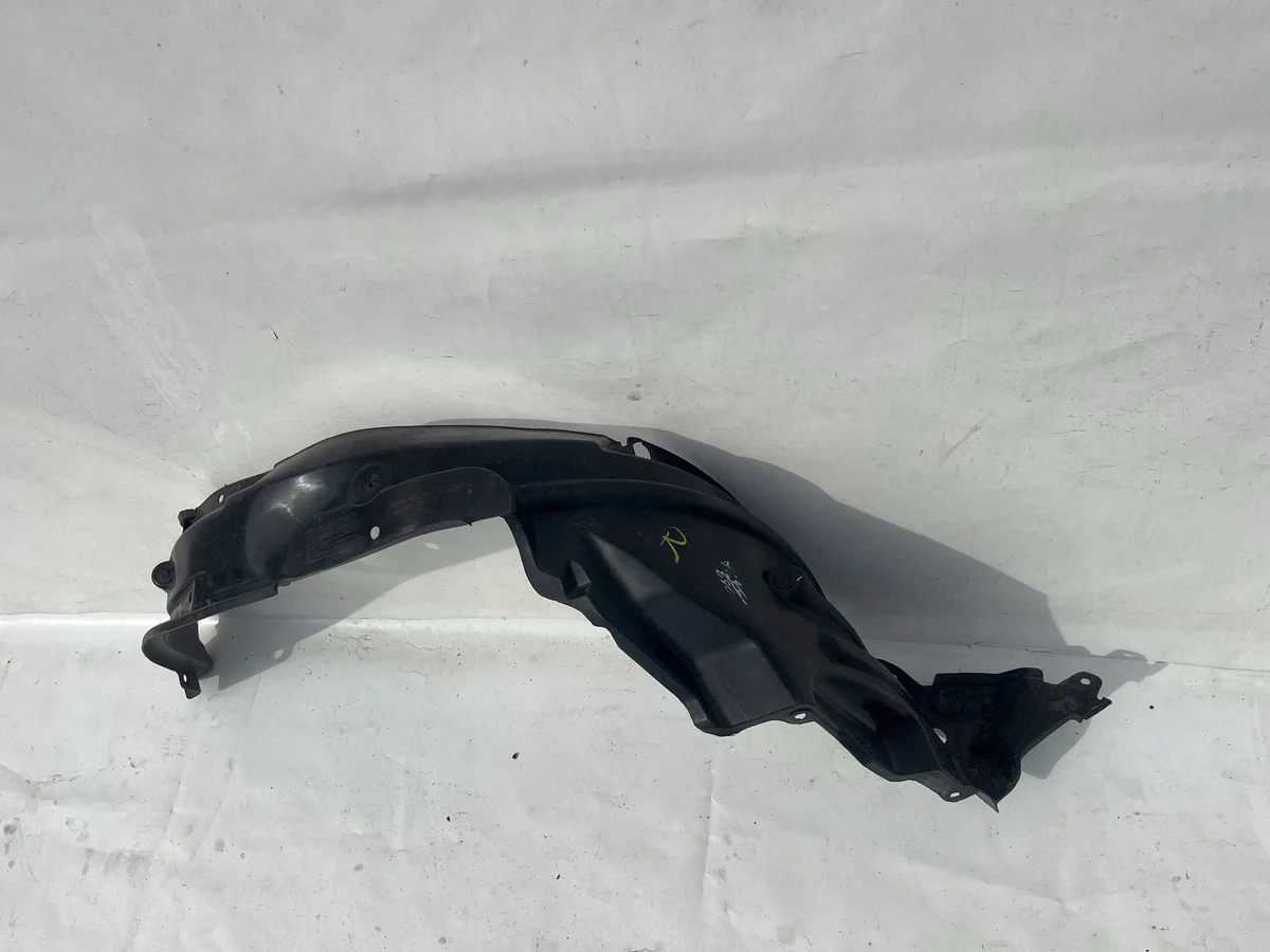 Suzuki Alto 2009- Guardabarros Izquierdo Delantero OEM