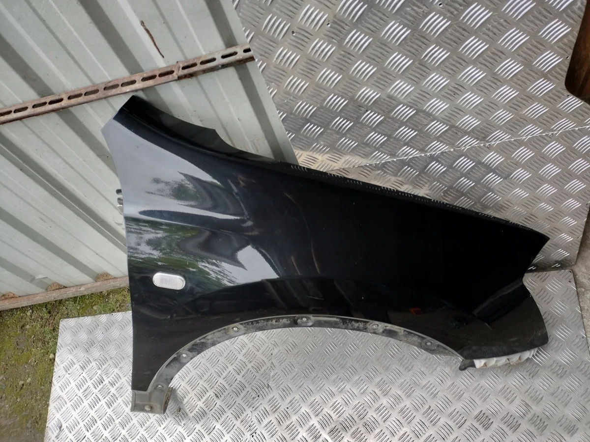 Nissan Qashqai J10 parafango anteriore destro