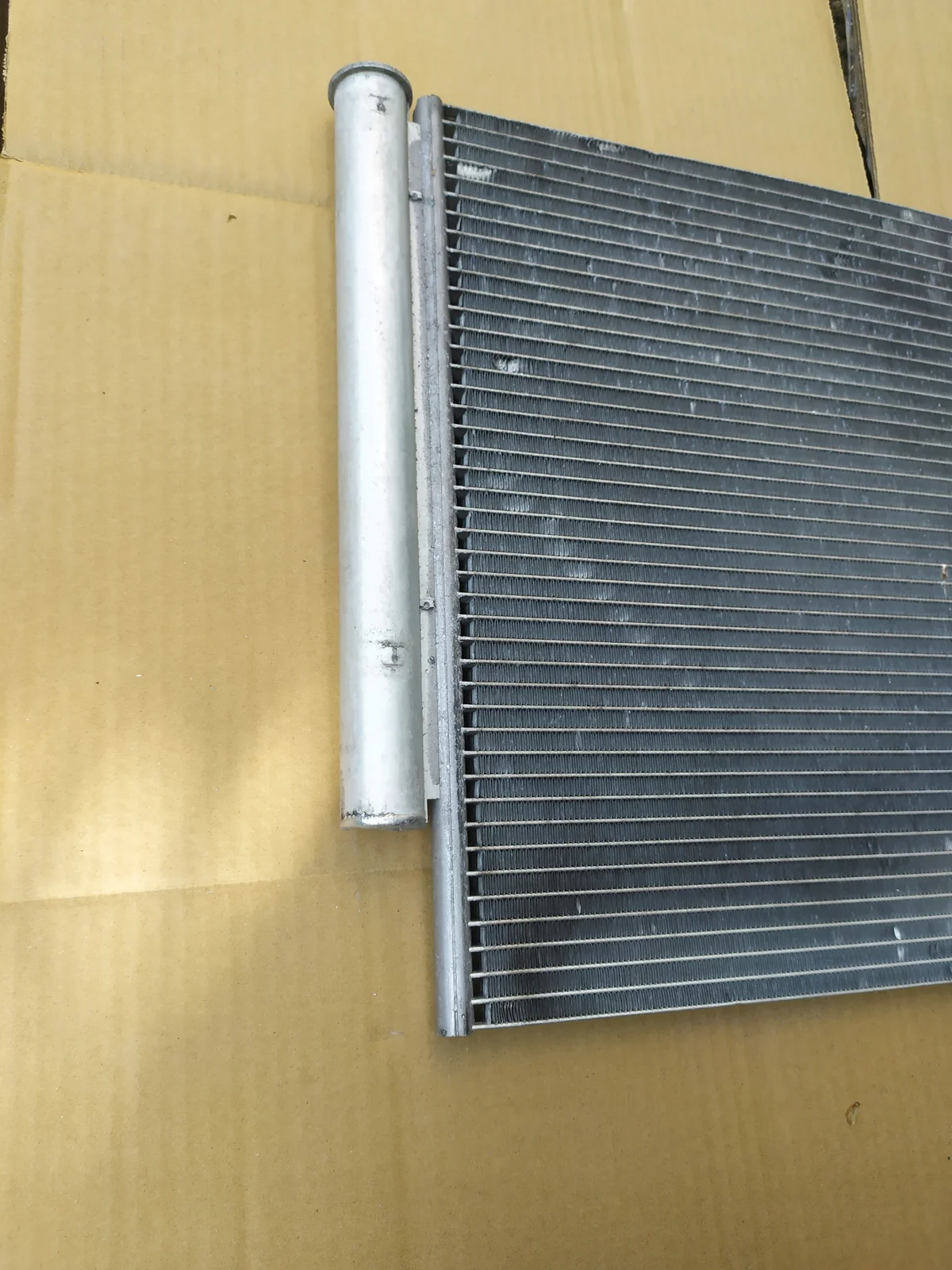 Condenseur clim Clio IV Captur Dacia 921006454 image 3