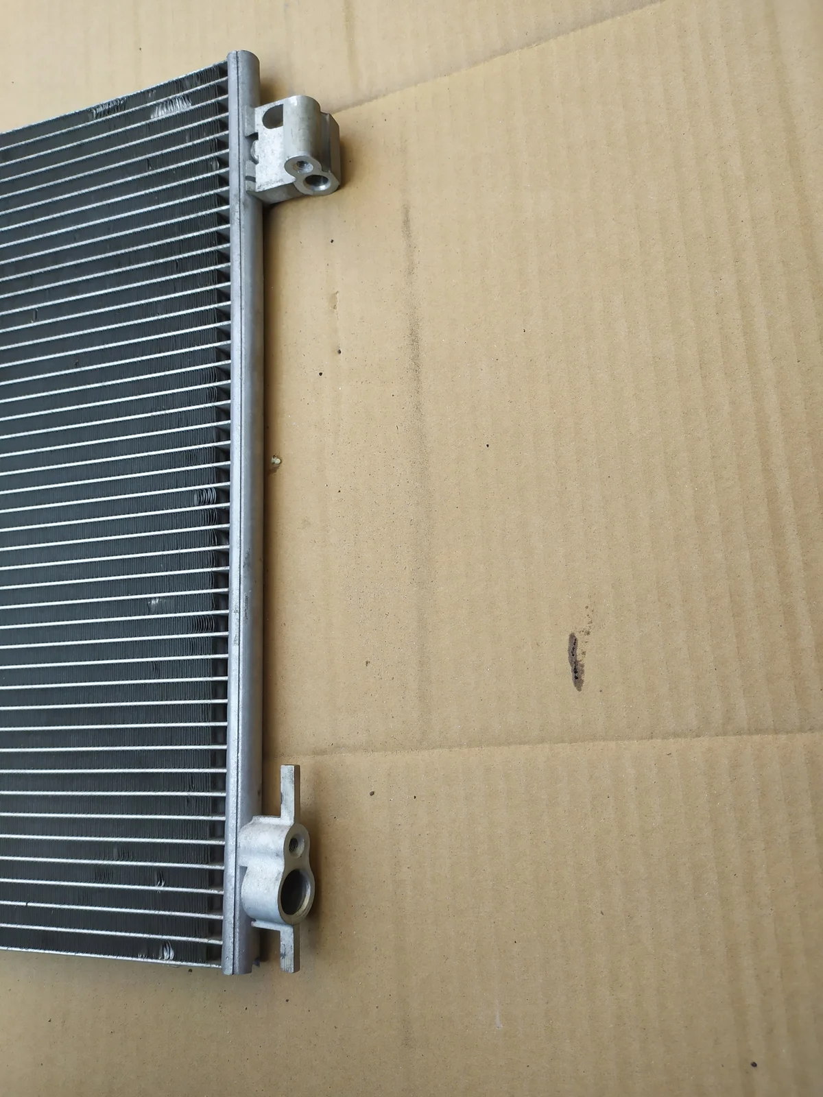 Condenseur clim Clio IV Captur Dacia 921006454 image 4