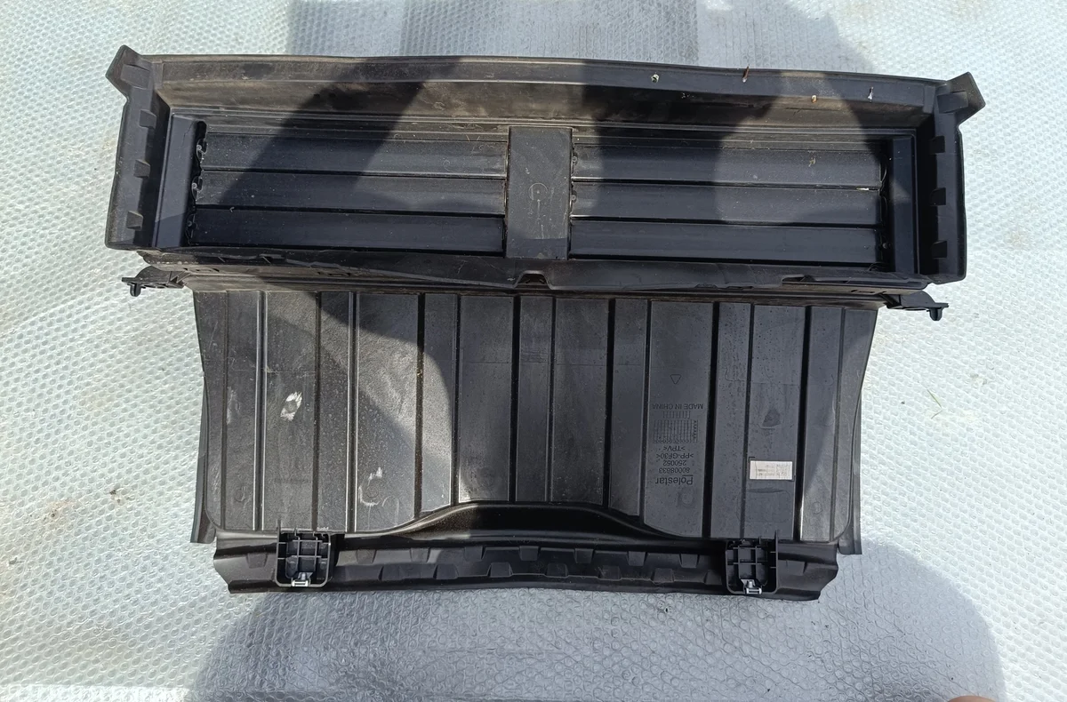 Polestar IV 4 80008633 Luchtinlaat