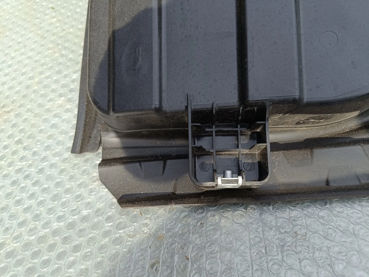 Polestar IV 4 80008633 Luchtinlaat image 6