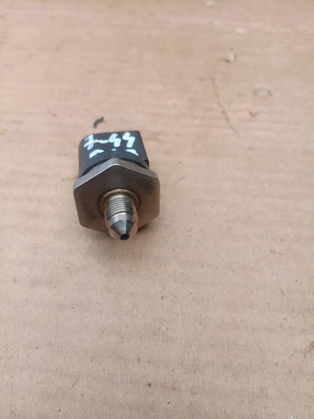 Sensor de Pressão Combustível Skoda Octavia 2.0 TFSI image 3
