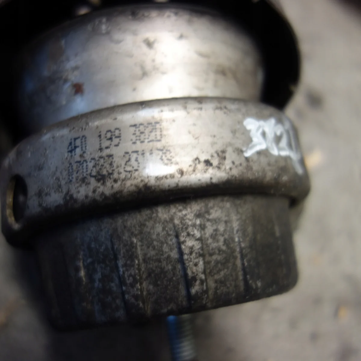 Motorfäste Audi A6 C6 Höger 4F0199382D