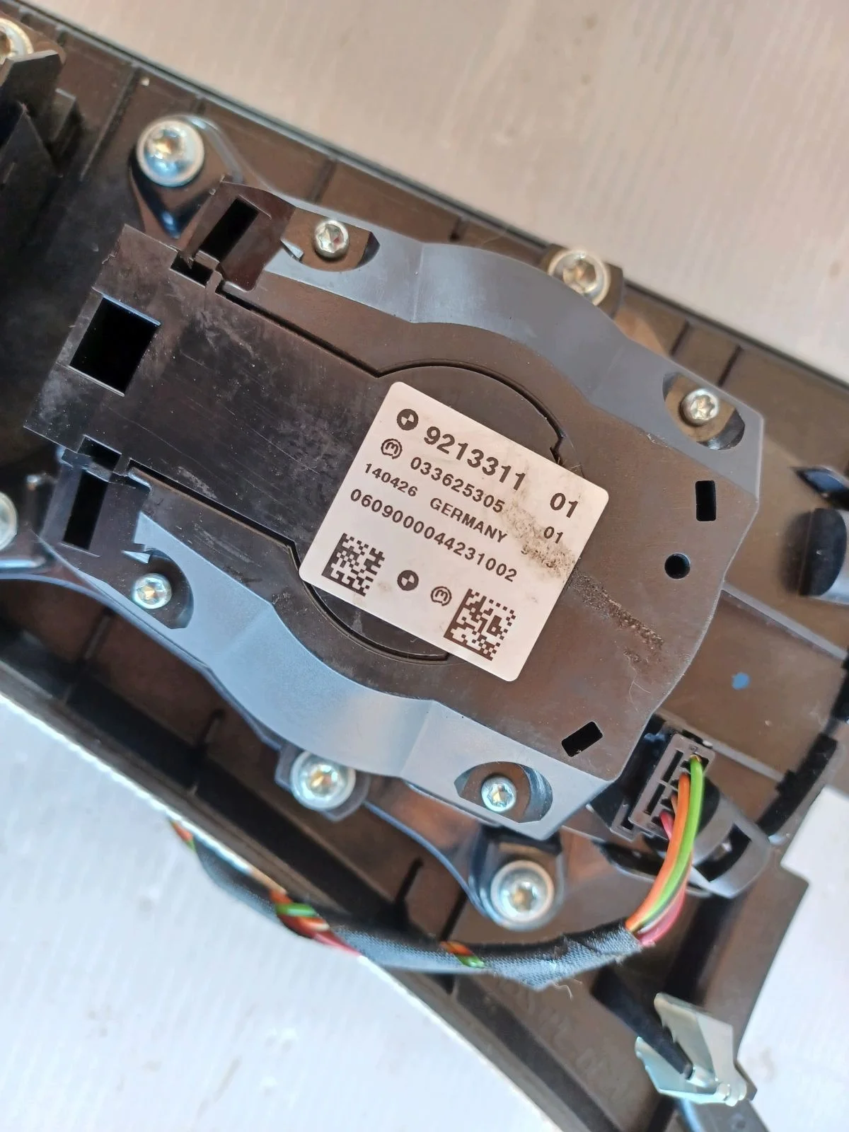 BMW E90 E91 E92 E93 Keskikonsoli iDrive image 6