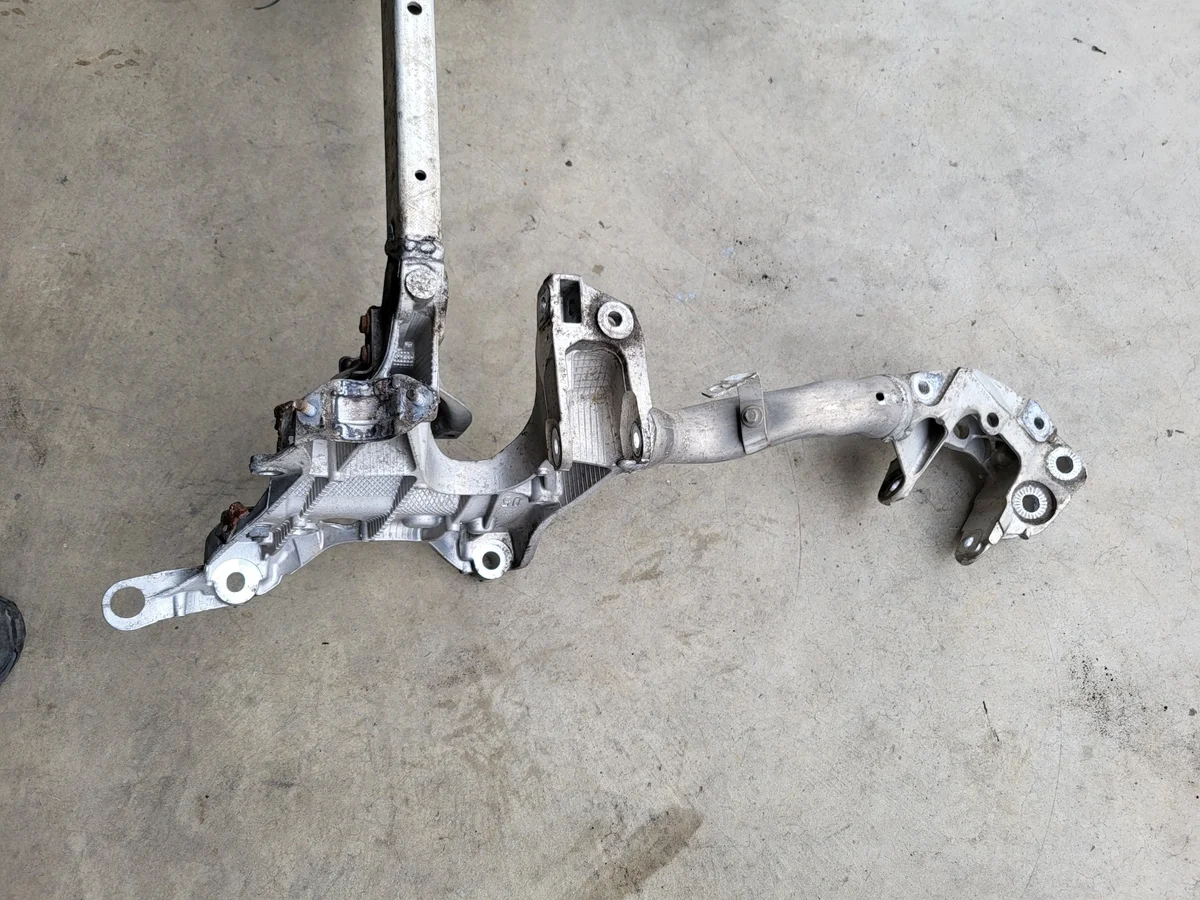 Audi Q5 8R Achsträger vorne 8R0399315G image 4