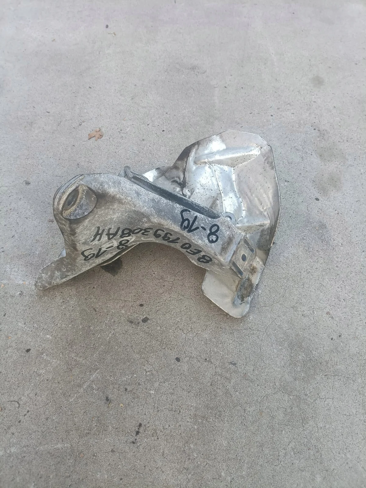Audi A4 B7 Engine Mount 2.0 TFSI Used image 3