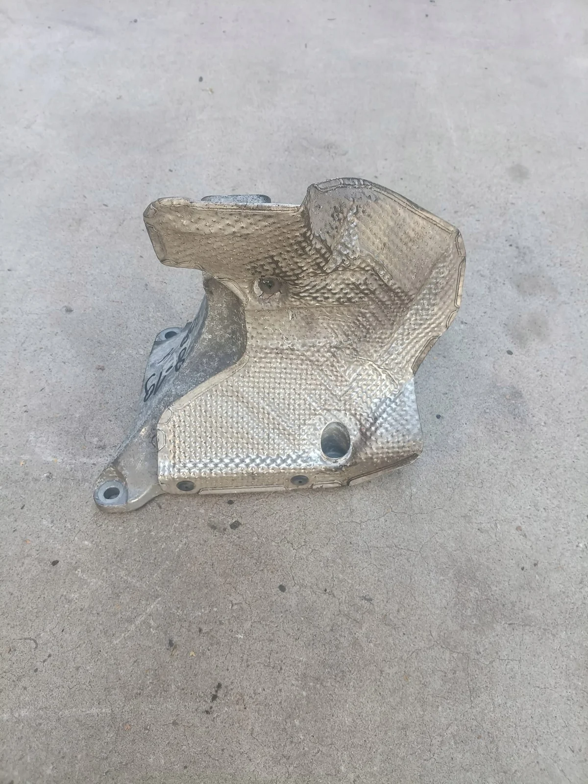 Audi A4 B7 Engine Mount 2.0 TFSI Used image 5