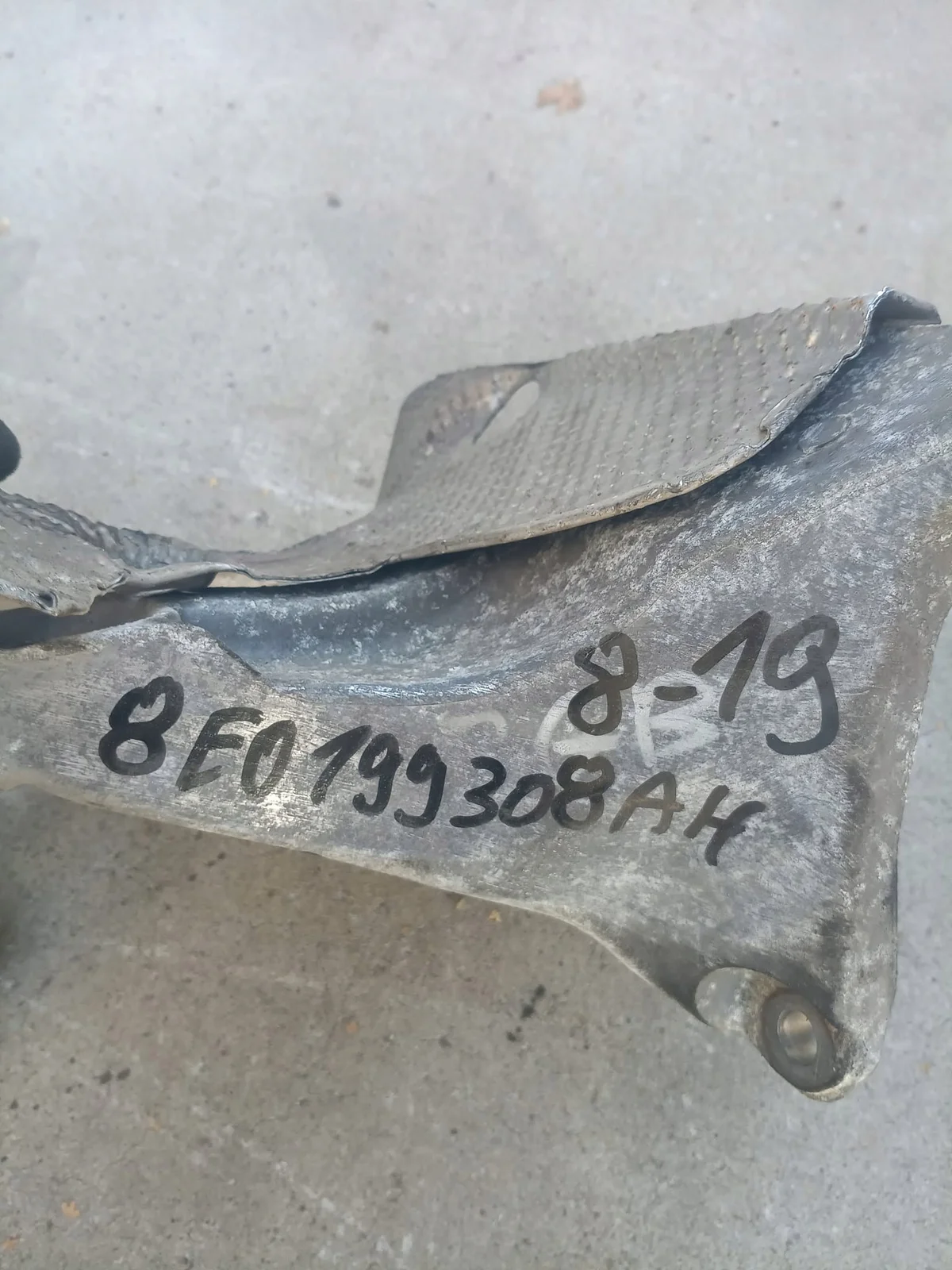 Audi A4 B7 Engine Mount 2.0 TFSI Used image 7
